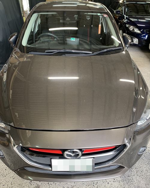 マツダ 新品フロントガラス デミオ DJ5FS DJ6AS DJLFS グリーン/ボカシ無 レインセンサー付 衝突防止付 レーンキープカメラ付 アンテナ付 デミオ フロントガラスの通販