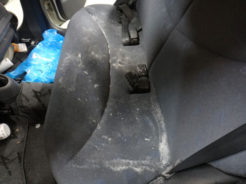 車内クリーニング 広島 嘔吐クリーニング トヨタ ヴィッツ part1 ティーズフィルム広島 カーコーティング フロントガラス カーフィルム施工紹介ブログ 車内クリーニング 広島 嘔吐クリーニング トヨタ ヴィッツ part1 ティーズフィルム広島 カーコーティング フロントガラス カーフィルム施工紹介ブログ