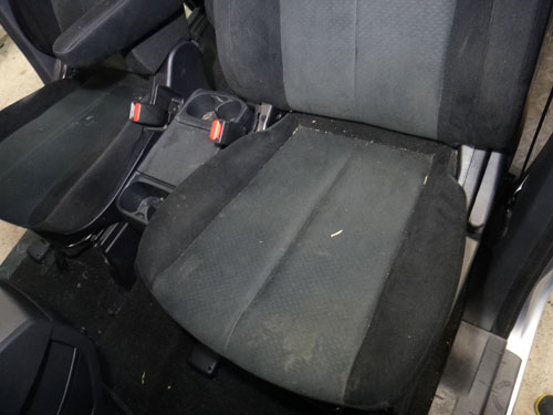 車内クリーニング 広島 尿クリーニング 三菱 デリカ ｐａｒｔ１ ティーズフィルム広島 カーコーティング フロントガラス カーフィルム施工紹介ブログ