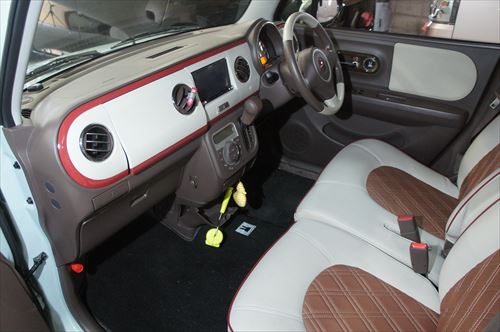 車内クリーニング 広島 嘔吐臭クリーニング スズキ アルトラパン ティーズフィルム 広島のカーコーティング カーフィルム 自動車ガラス施工ブログ