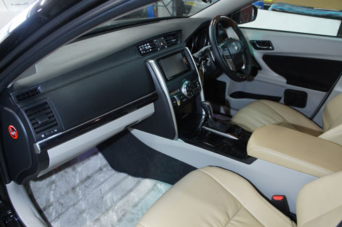 内装カラーチェンジ 広島 トヨタ マークx ティーズフィルム広島 カーコーティング フロントガラス カーフィルム施工紹介ブログ