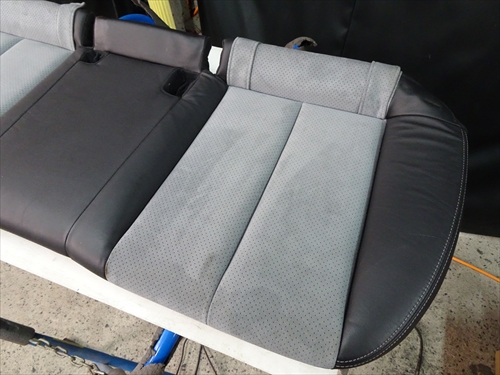 車内クリーニング 広島 灯油こぼしクリーニング スバル レガシィ ティーズフィルム広島 カーコーティング フロントガラス カーフィルム施工紹介ブログ 車内クリーニング 広島 灯油こぼしクリーニング スバル レガシィ ティーズフィルム広島 カーコーティング フロントガラス カーフィルム施工紹介ブログ