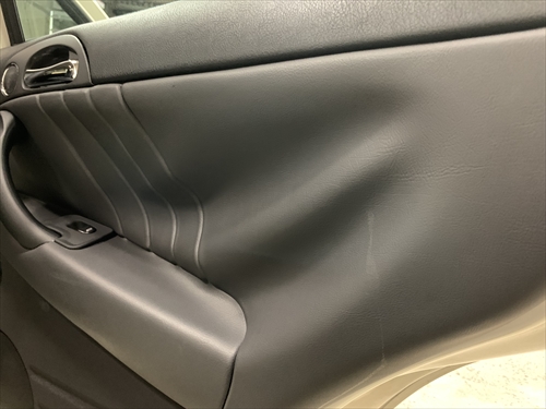 内装リペア 修理 広島 ドア内張り張替え アルファロメオ 147 ティーズフィルム 広島のカーコーティング カーフィルム 自動車ガラス施工ブログ