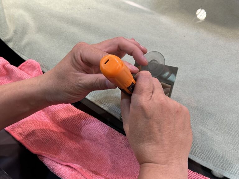 トヨタ ルーミーのフロントガラスリペア 広島のカーコーティング専門店 ティーズフィルムの施工ブログ