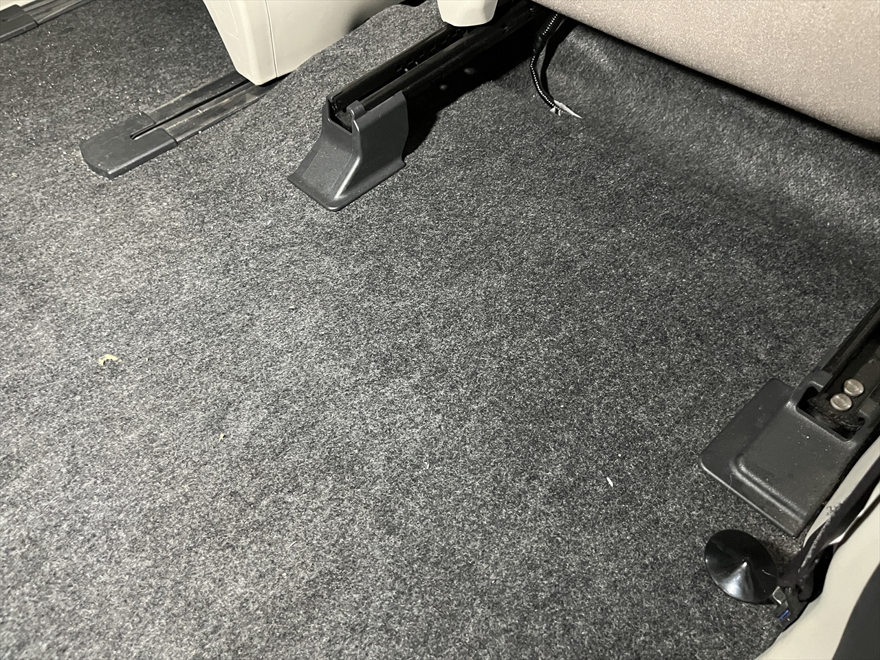 車内クリーニング (灯油こぼし)