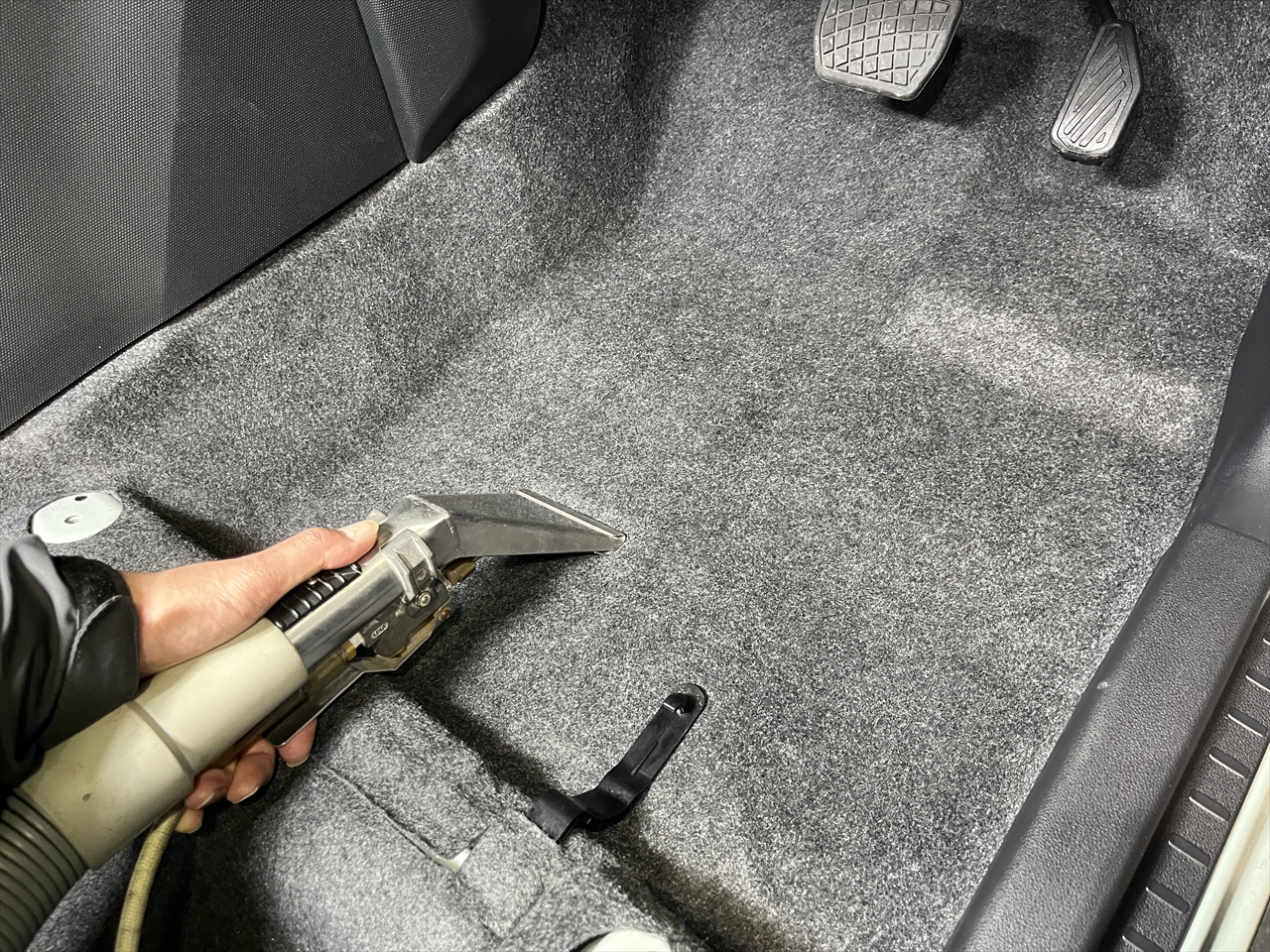 車内クリーニング(嘔吐)