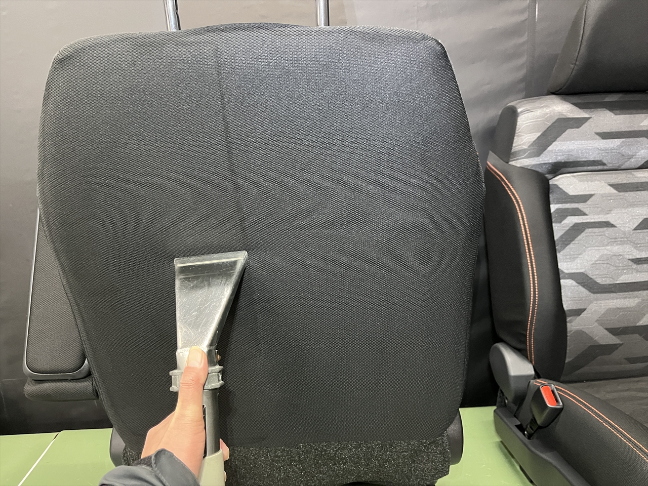 車内クリーニング(嘔吐)