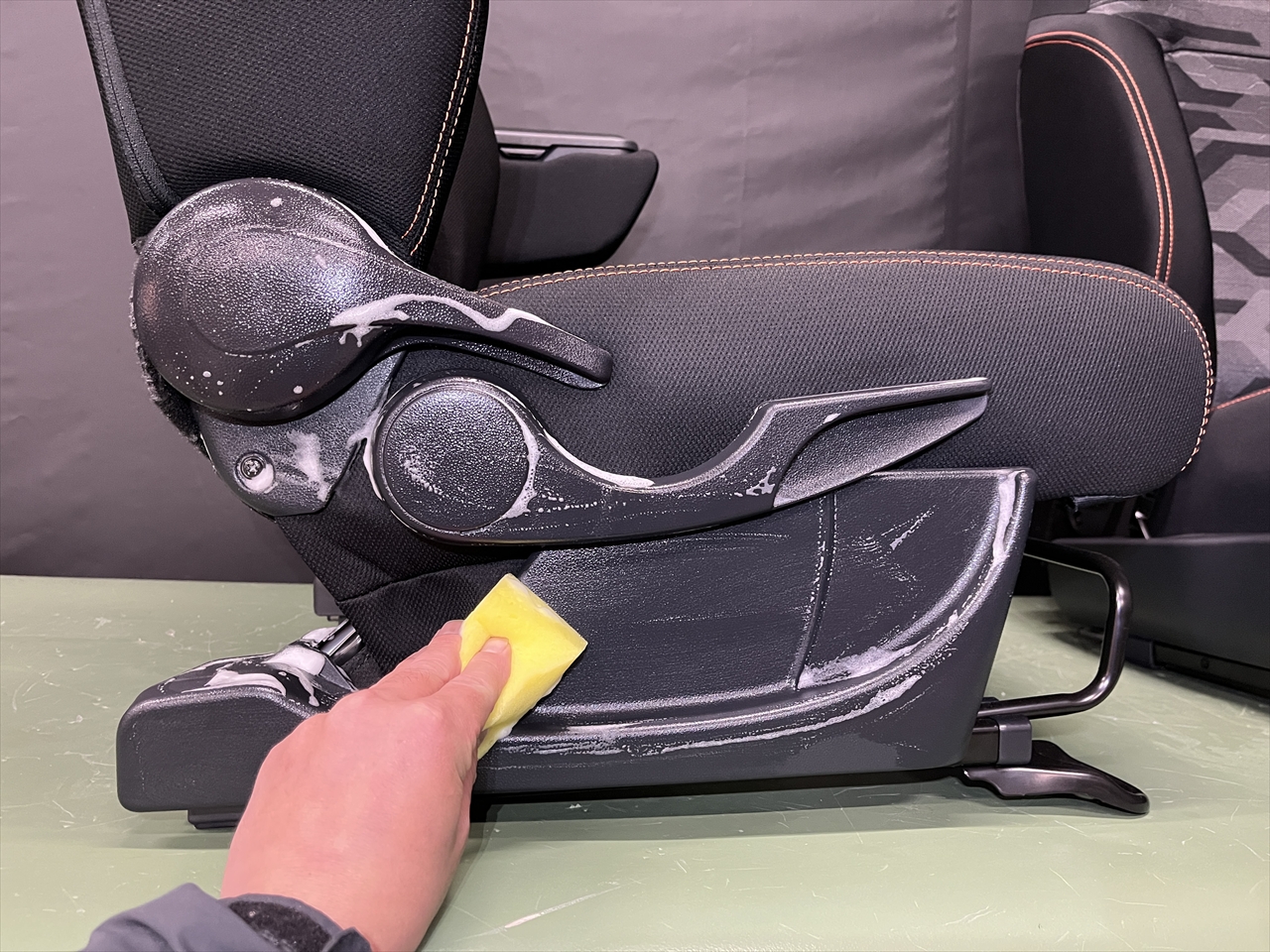 車内クリーニング(嘔吐)