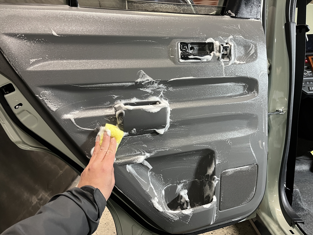 車内クリーニング(嘔吐)