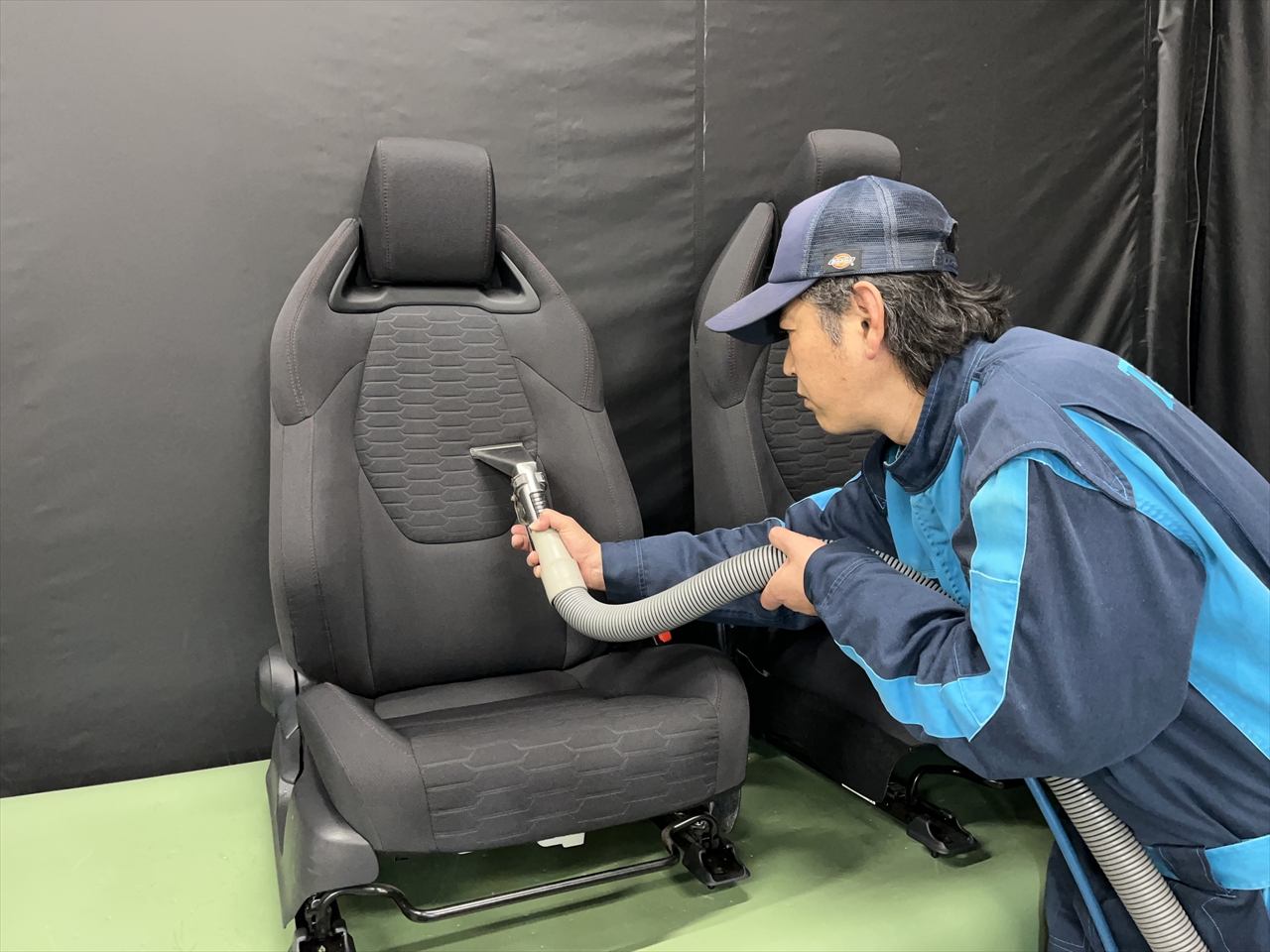 車内クリーニング (タバコ臭)