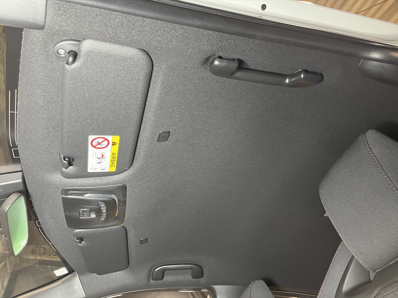 車内クリーニング (タバコ臭)