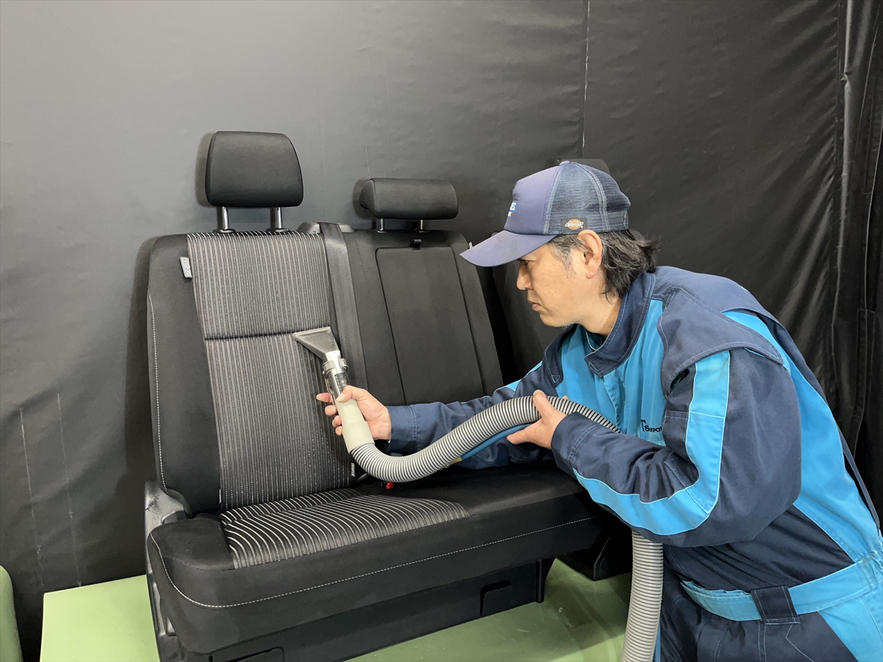 車内クリーニング(嘔吐)