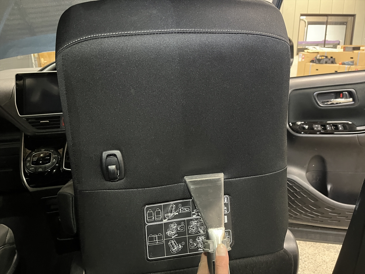 車内クリーニング(嘔吐)