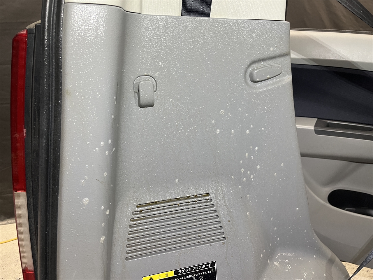車内クリーニング (タバコ臭)