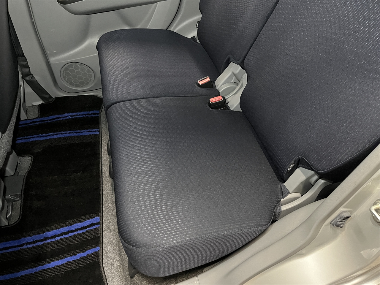 車内クリーニング (タバコ臭)