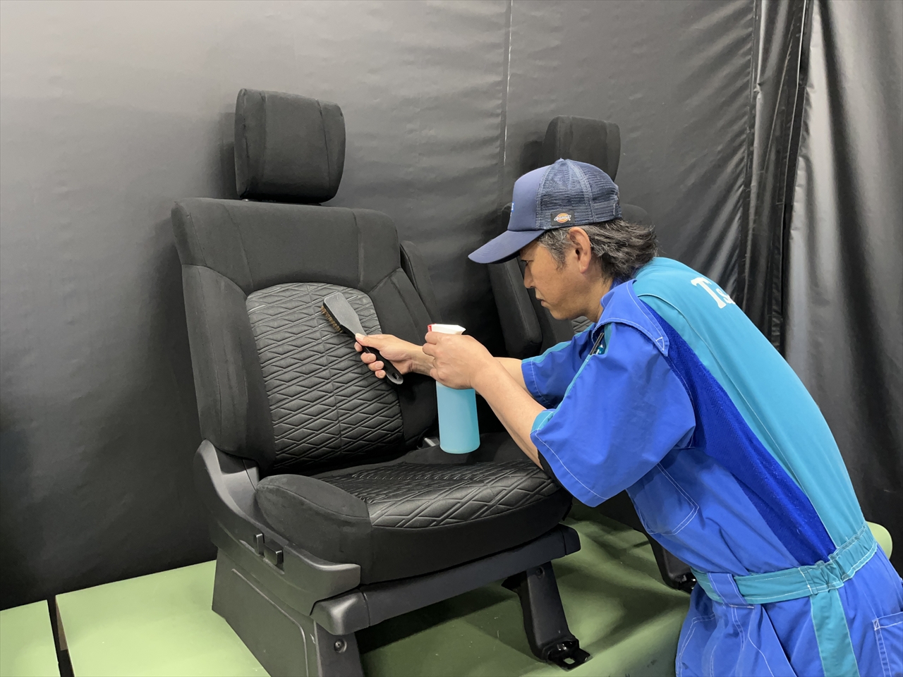 車内クリーニング(嘔吐)