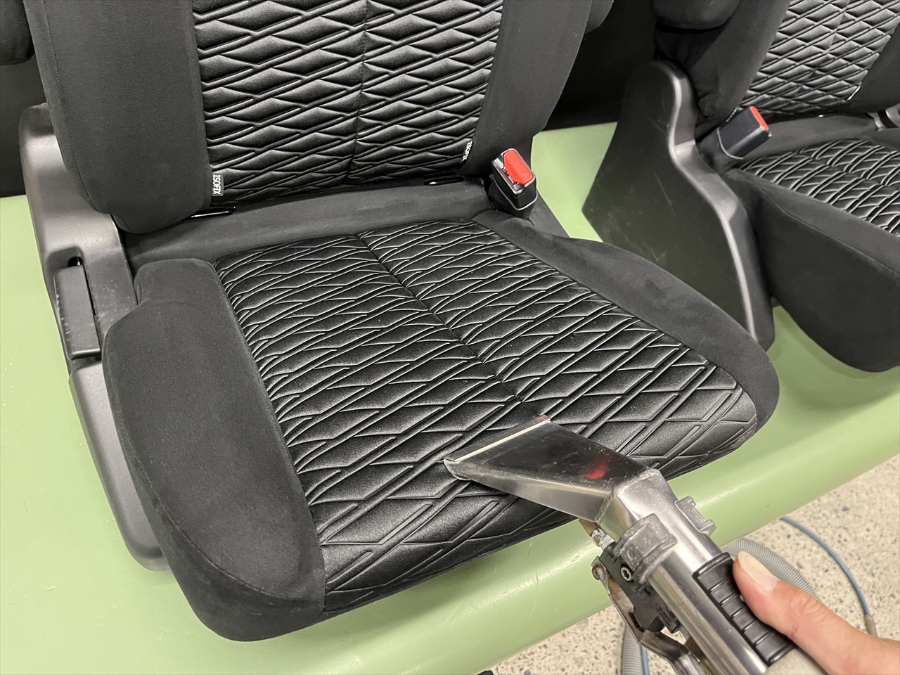 車内クリーニング(嘔吐)