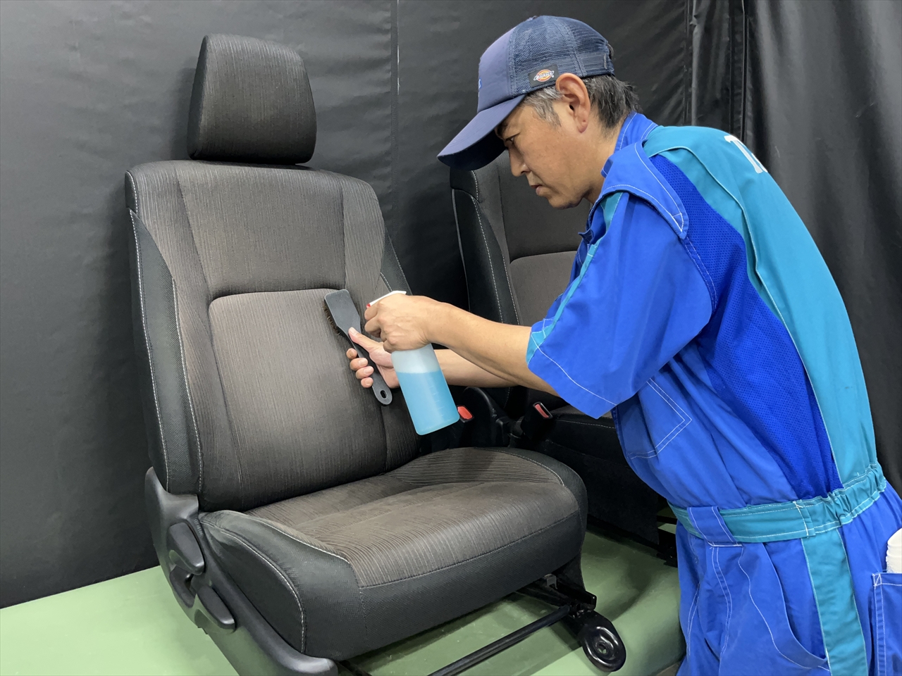 車内クリーニング (体臭・脂臭)