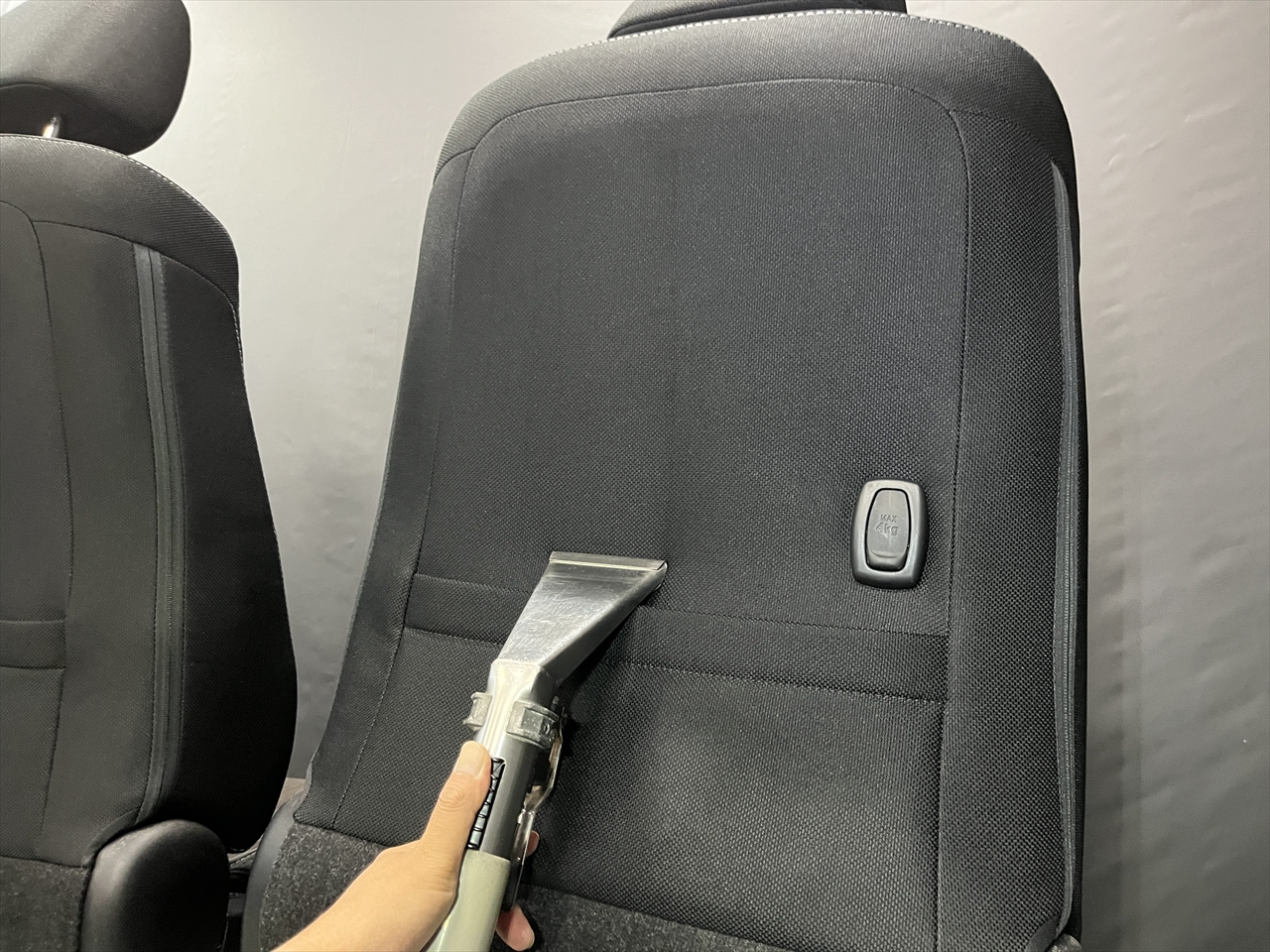 車内クリーニング (体臭・脂臭)