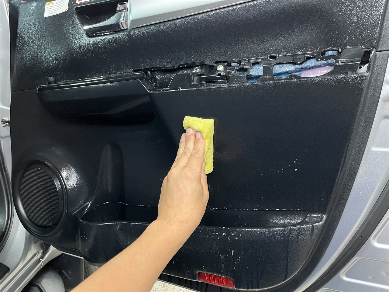 車内クリーニング (体臭・脂臭)