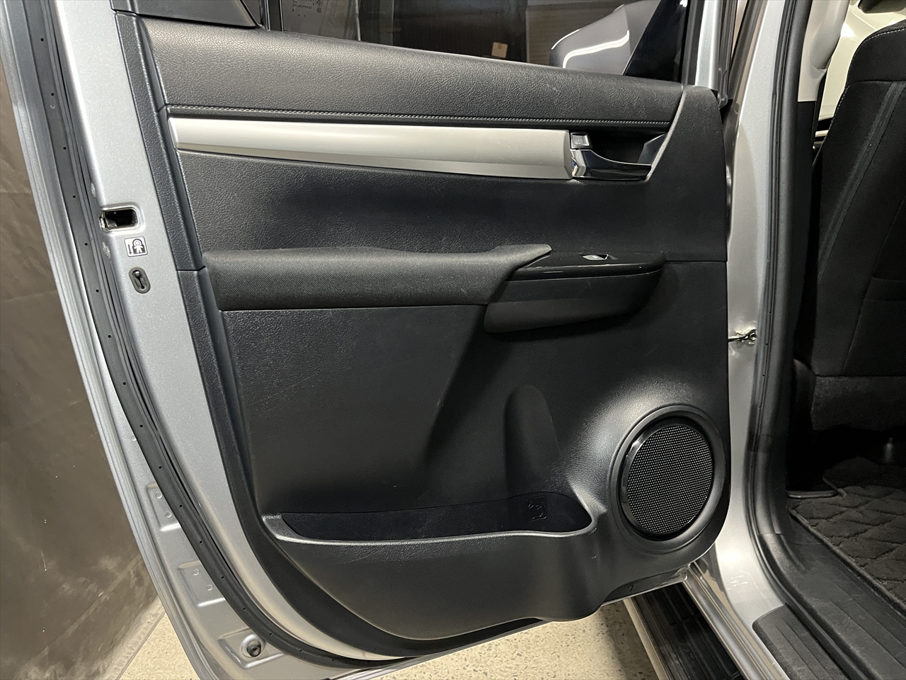 車内クリーニング (体臭・脂臭)