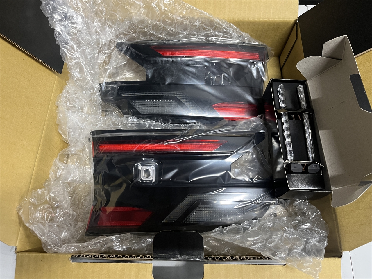 テールランプ交換