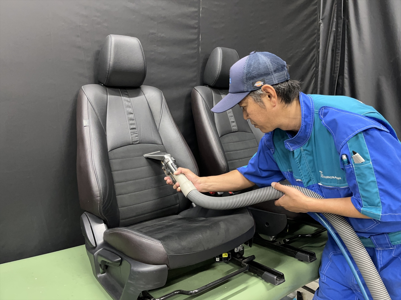 車内クリーニング (タバコ臭)