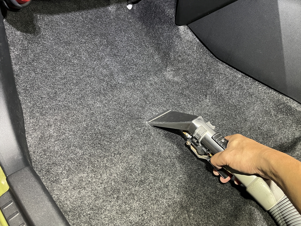 車内クリーニング (お漏らし)