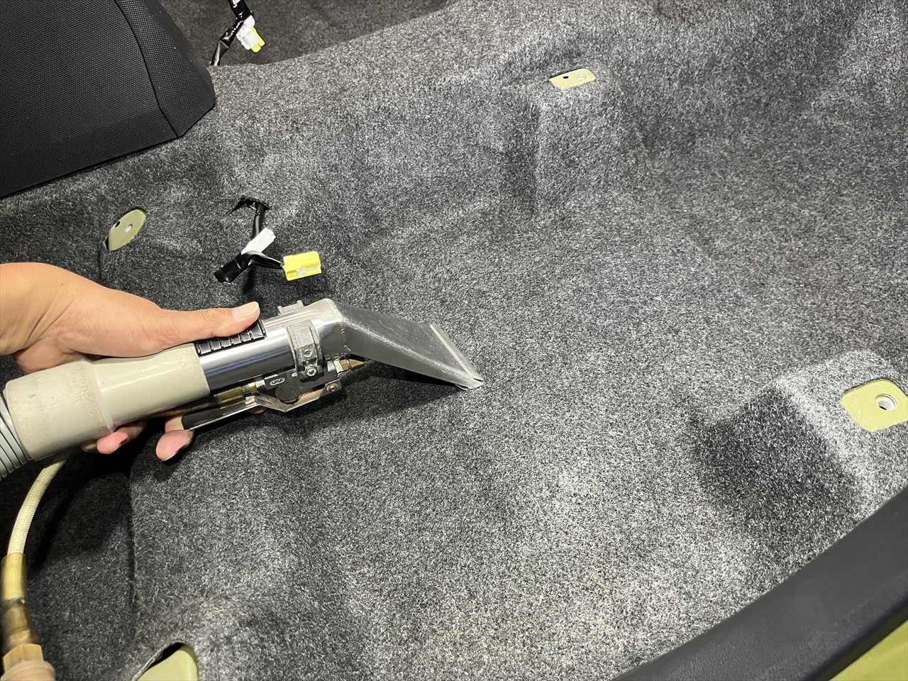 車内クリーニング (お漏らし)