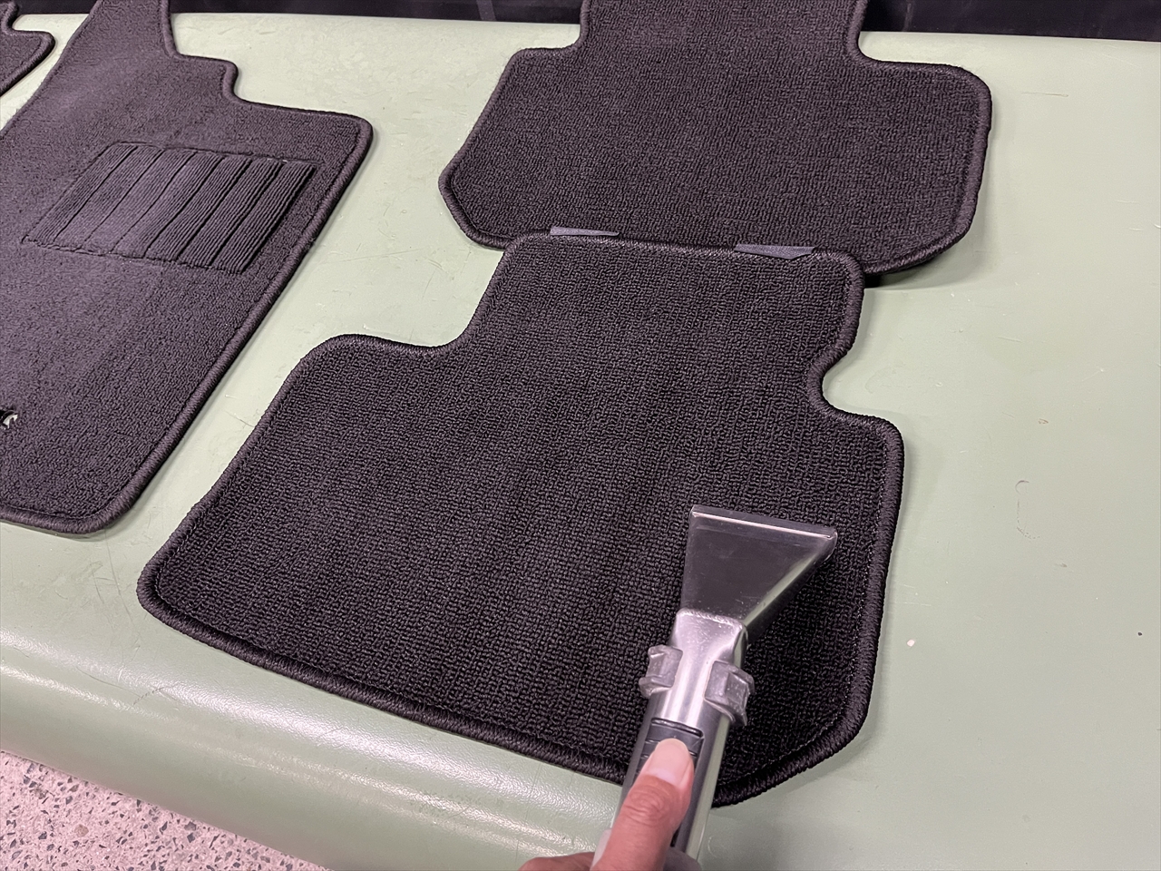 車内クリーニング (お漏らし)