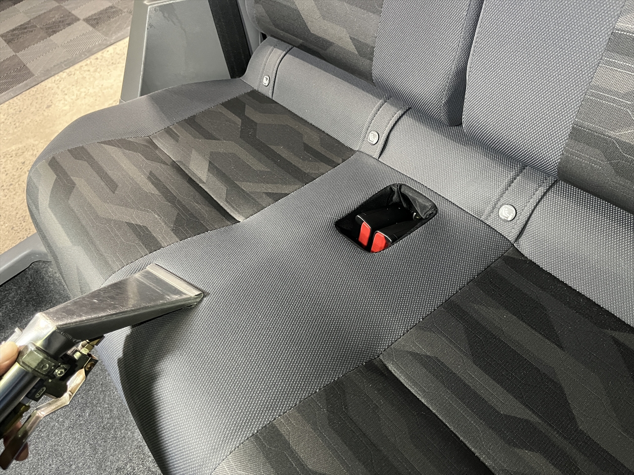 車内クリーニング (お漏らし)