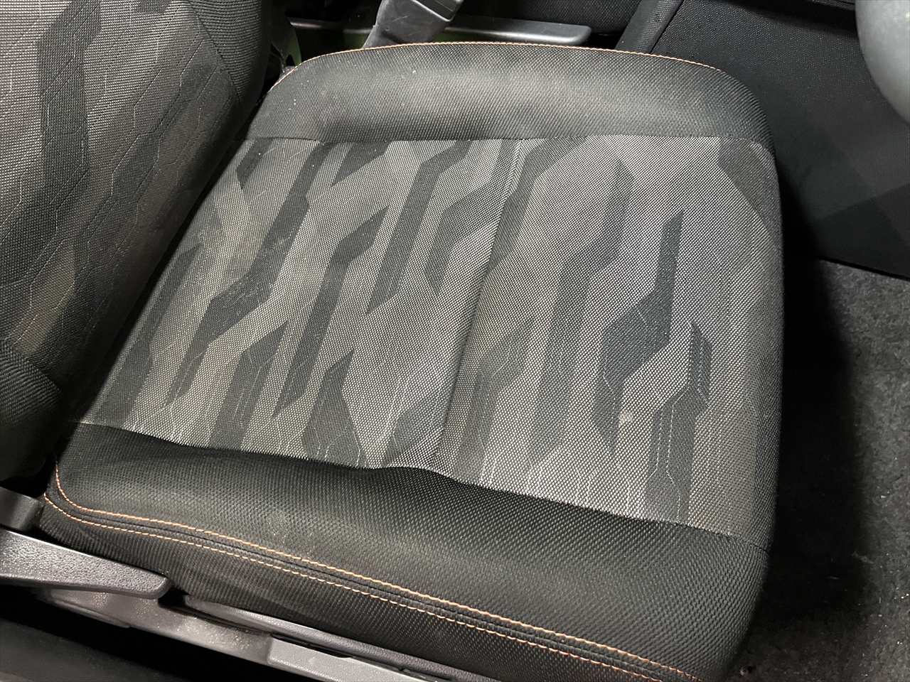 車内クリーニング (お漏らし)