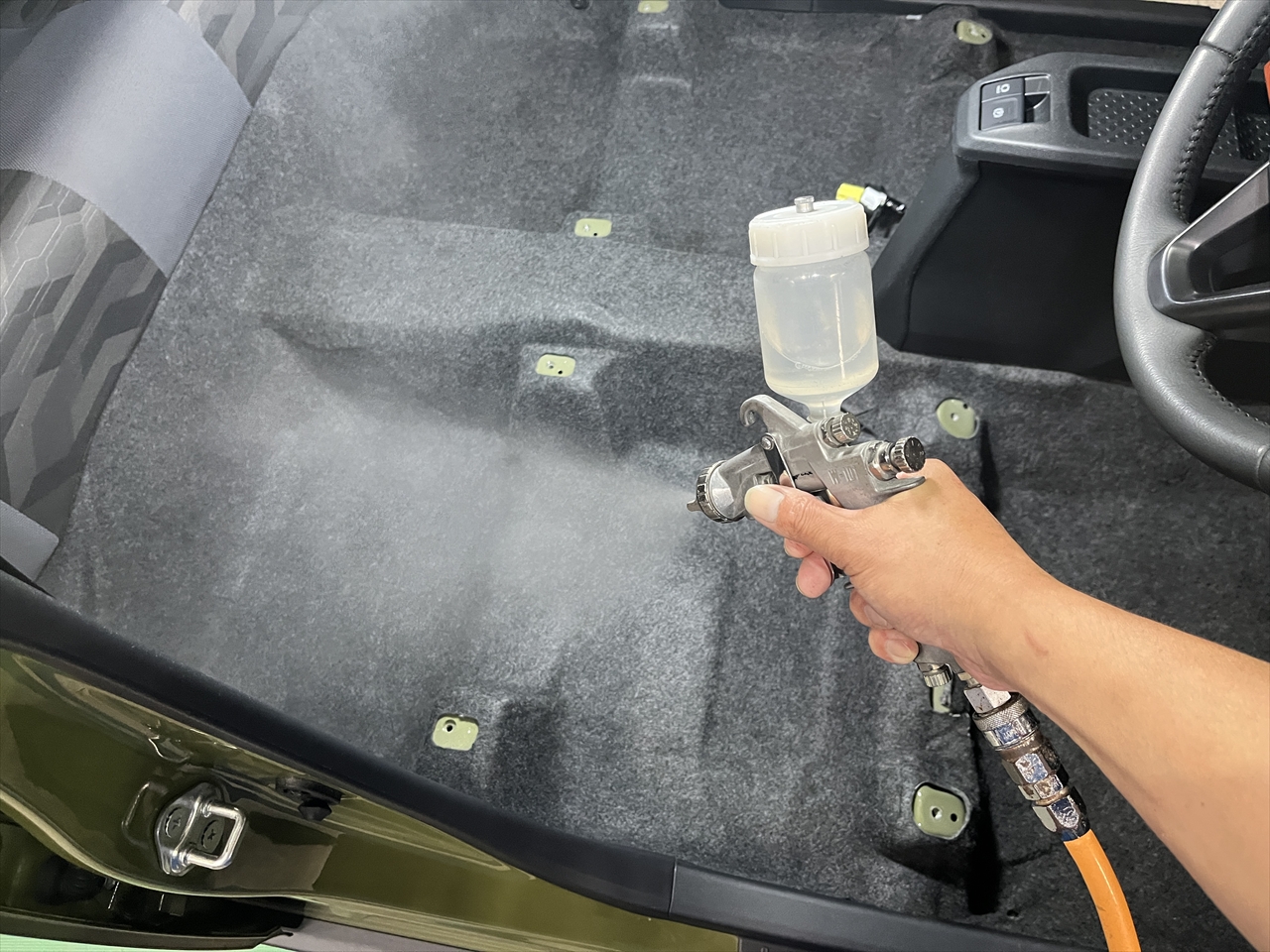 車内クリーニング (お漏らし)