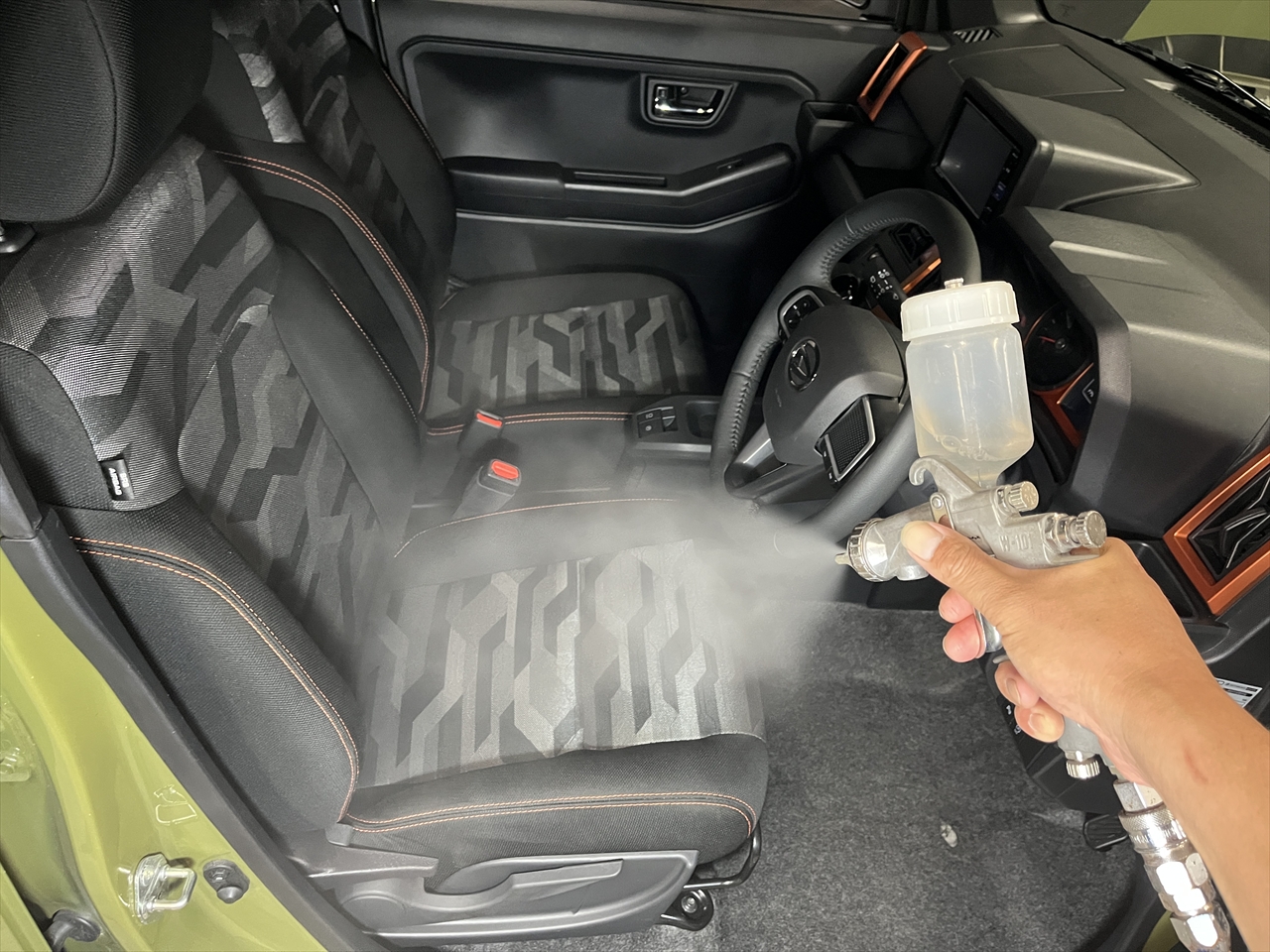 車内クリーニング (お漏らし)