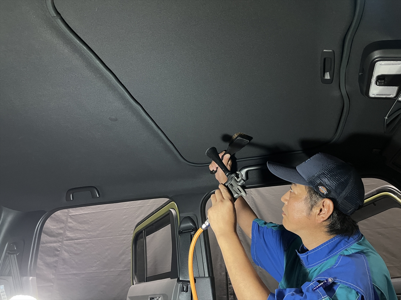 車内クリーニング (お漏らし)