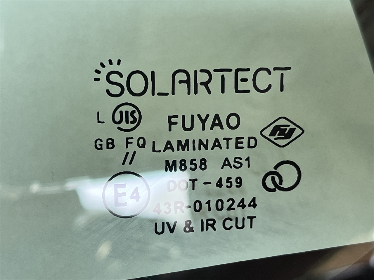 フロントガラス交換・修理