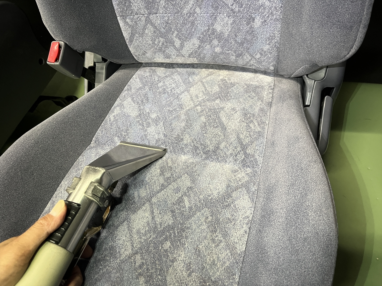 車内クリーニング(嘔吐)