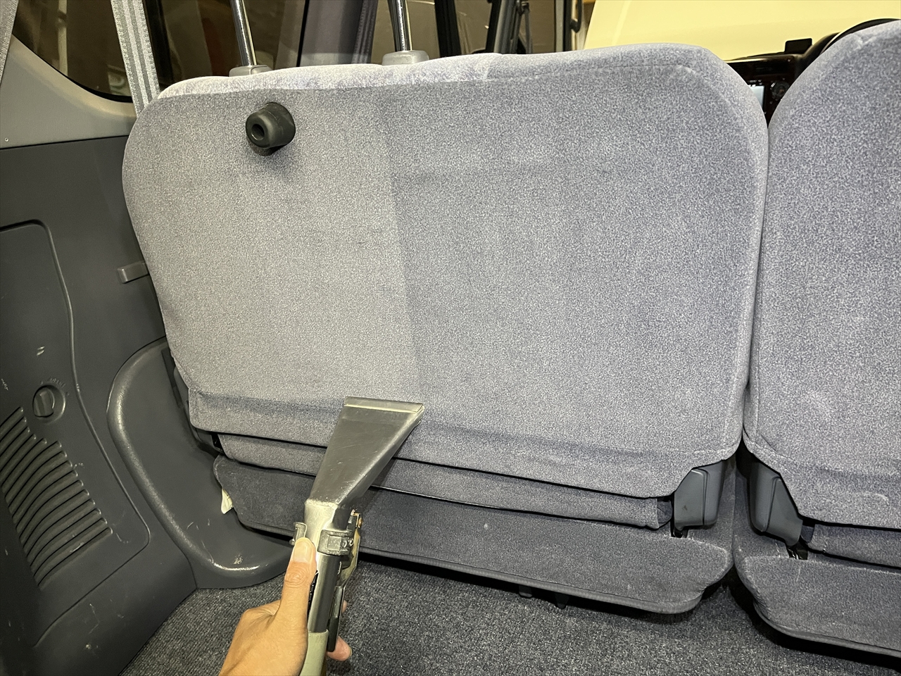 車内クリーニング(嘔吐)