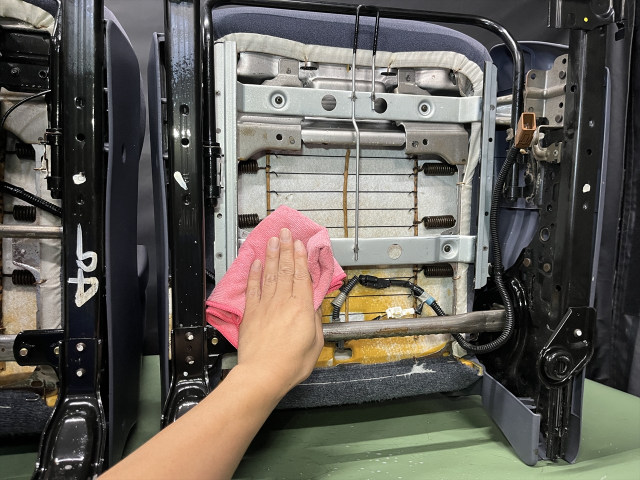 車内クリーニング(嘔吐)