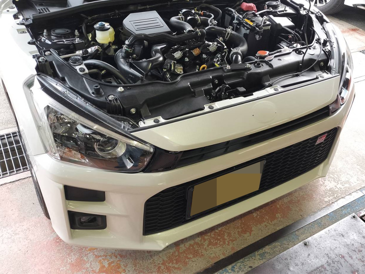 カスタムエアロパーツ(フロントノーズ・リアウイング)