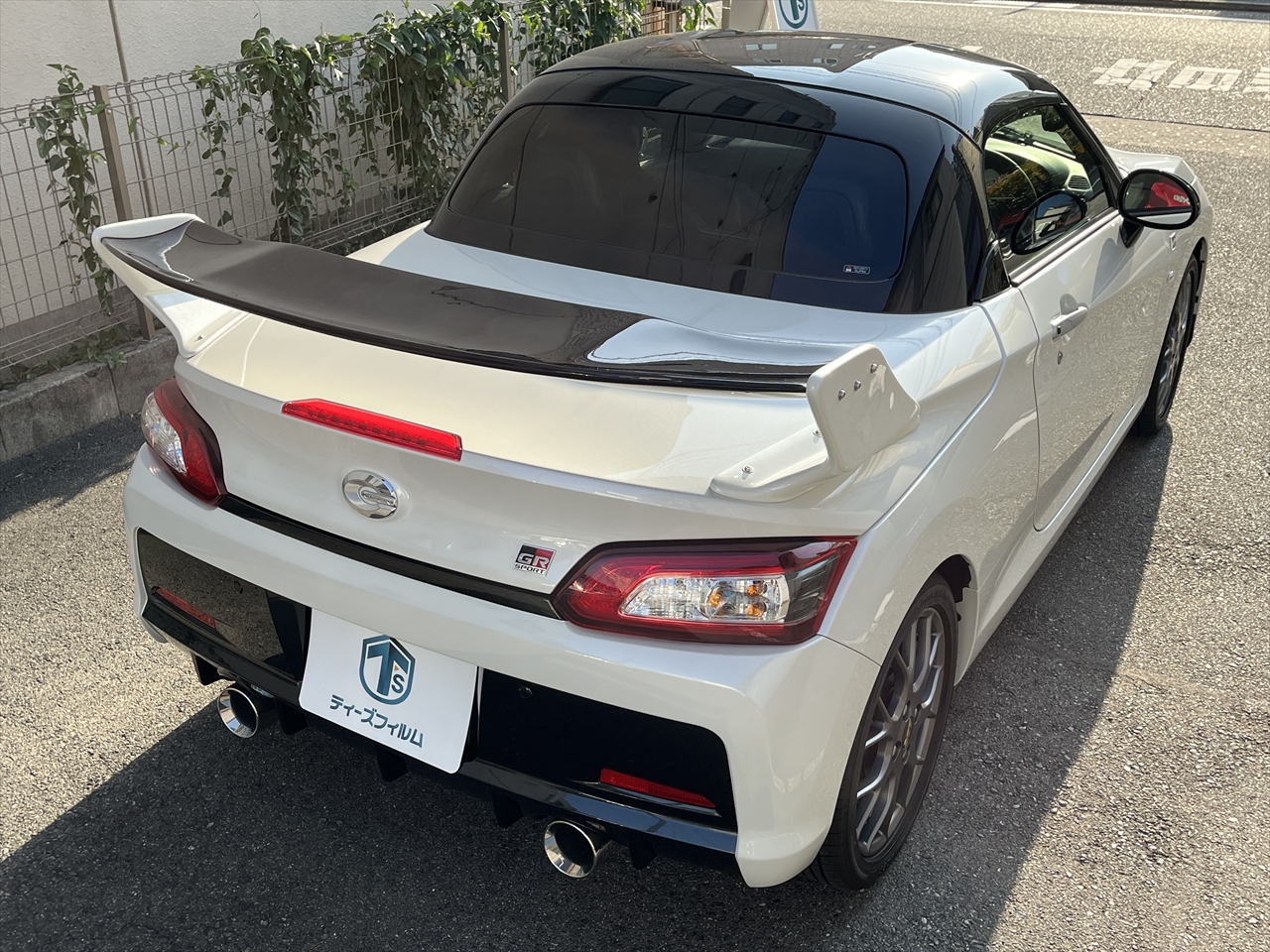 カスタムエアロパーツ(フロントノーズ・リアウイング)