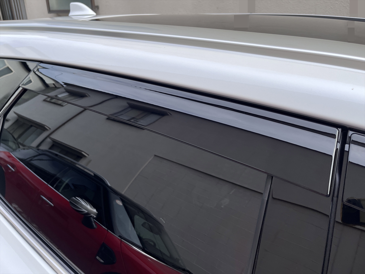 用品取付(ドアバイザー)