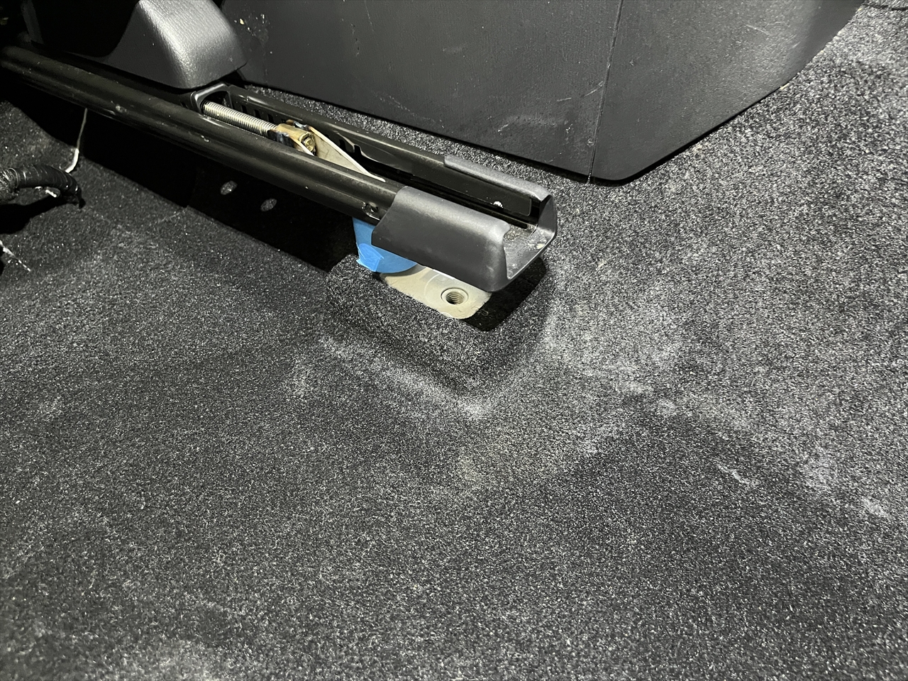 車内クリーニング (嘔吐 シート周り)