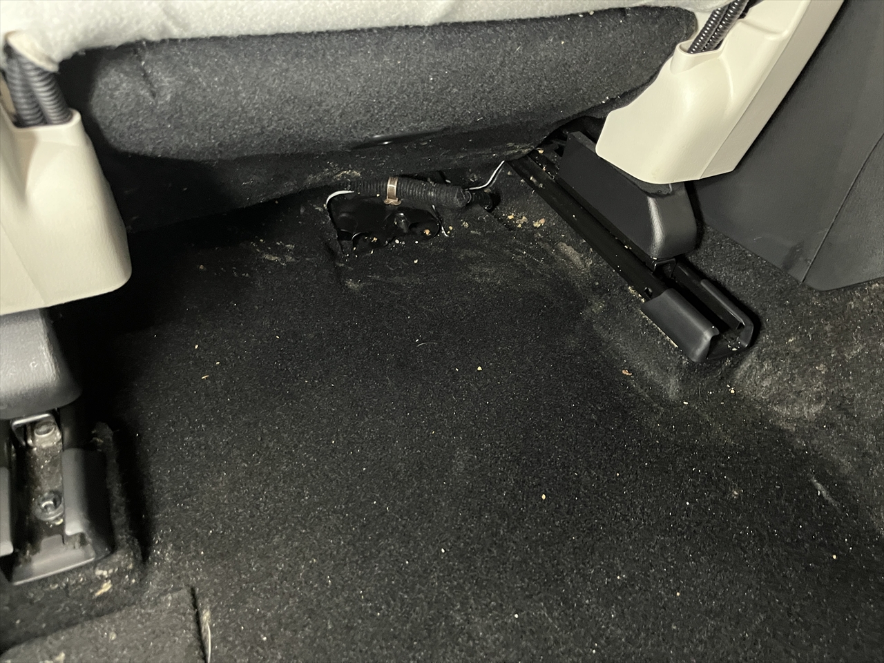 車内クリーニング (嘔吐 シート周り)