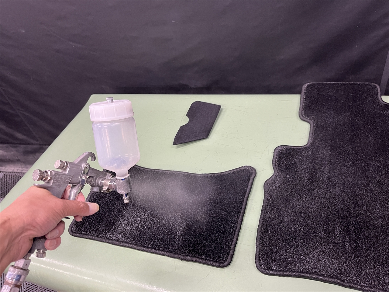 車内クリーニング (嘔吐 シート周り)