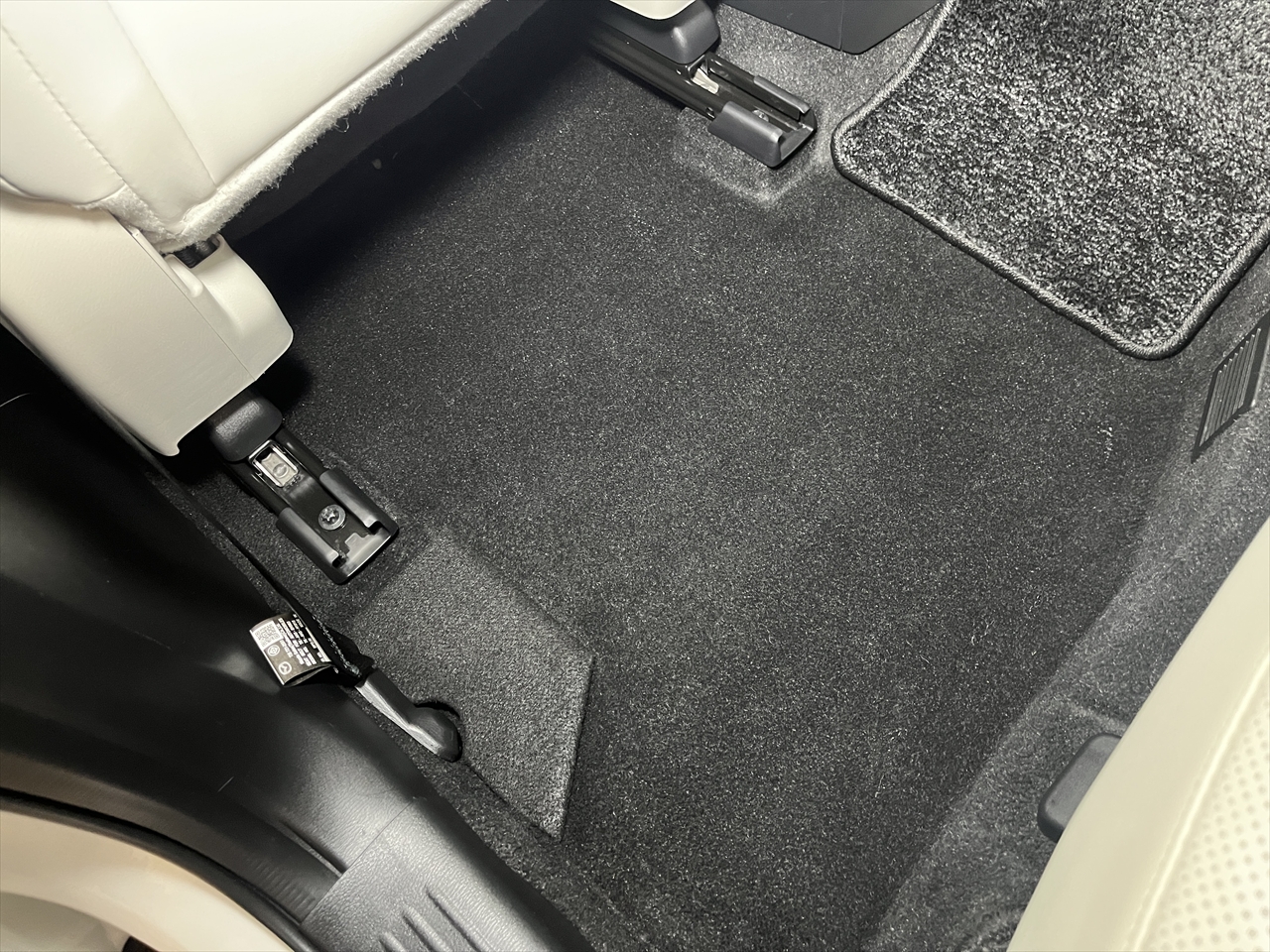 車内クリーニング (嘔吐 シート周り)