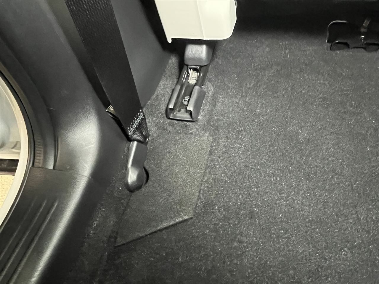 車内クリーニング (嘔吐 シート周り)