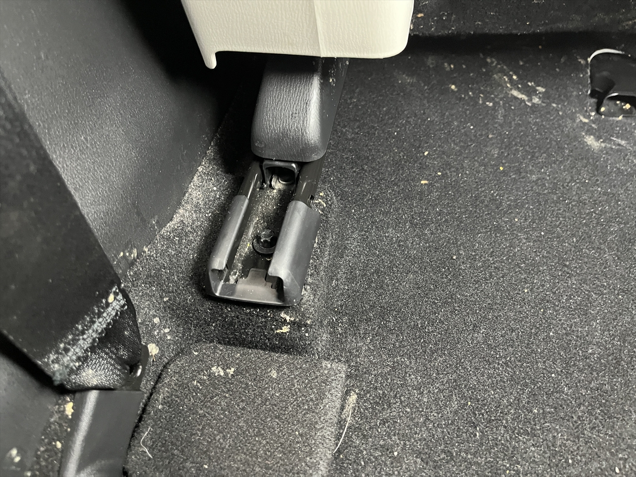 車内クリーニング (嘔吐 シート周り)