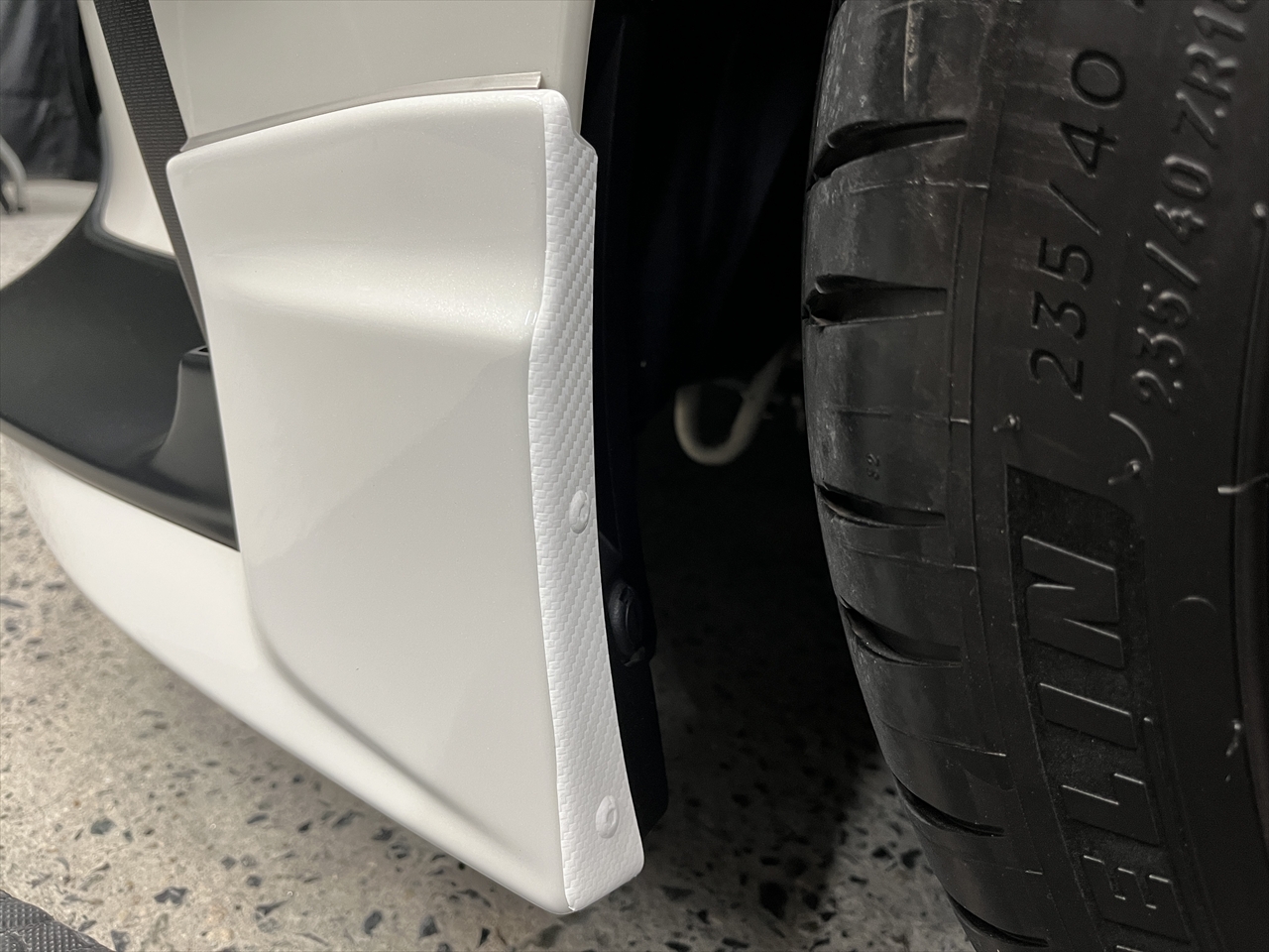 カーラッピングフィルム(エアロパーツ傷隠し)