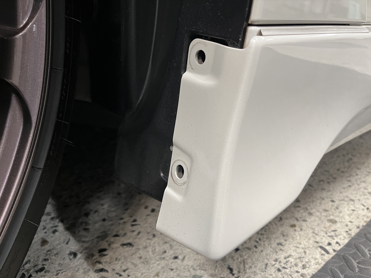 カーラッピングフィルム(エアロパーツ傷隠し)